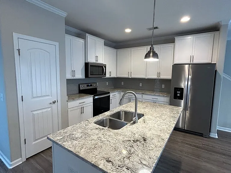 223 Sonoma Dr — Photo 4