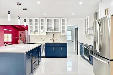5 bed, 3000 sqft, $10,000 — Photo 2