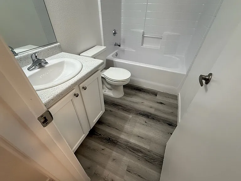 1109 Plantation Ct #0 — Photo 6