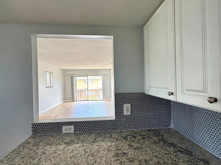 1501 Crescent Cir #E45 — Photo 6
