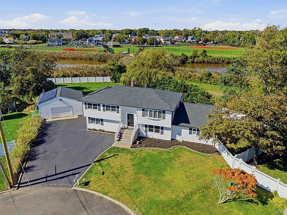 3rd image of 10 Gale Court