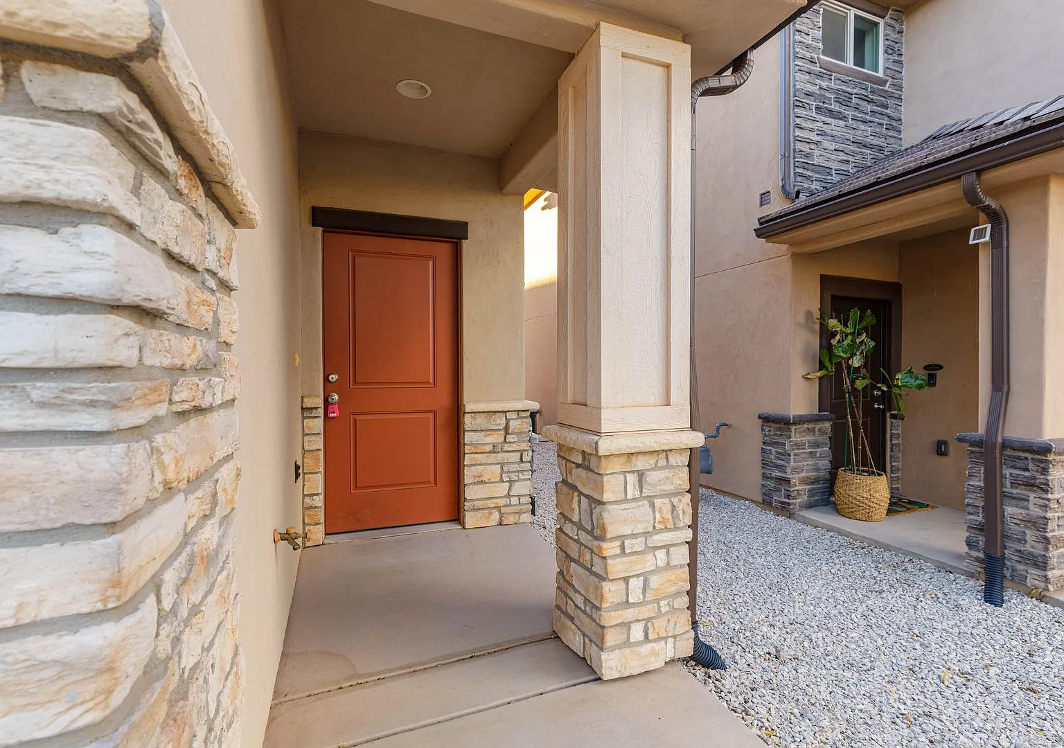 4 bed | 2 1/2 bath | 2 car garage in Desert Canyon with washer/dryer/fridge — Photo 4