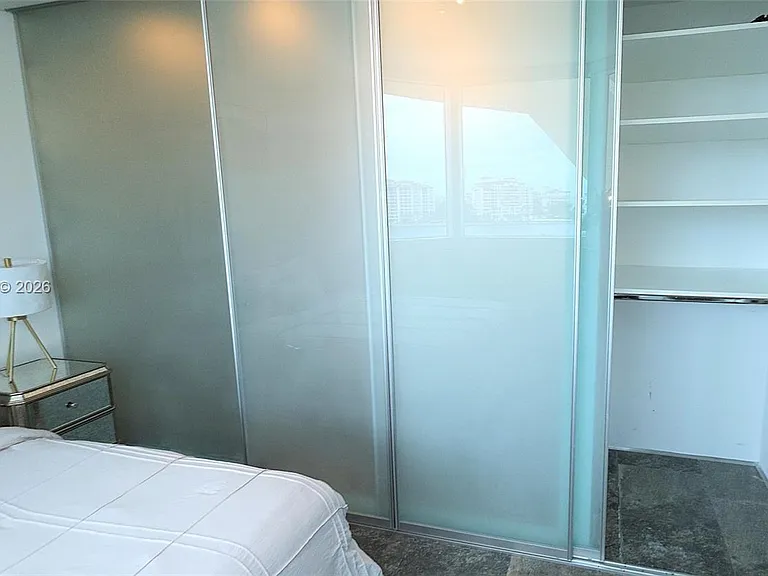 300 S Pointe Dr #908 — Photo 24