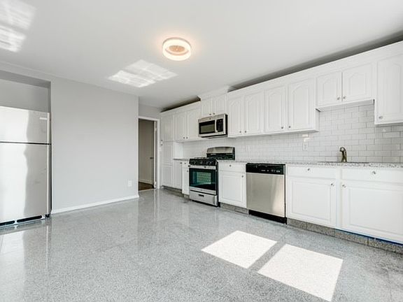 2nd image of 100 Jefferson St Floor 2