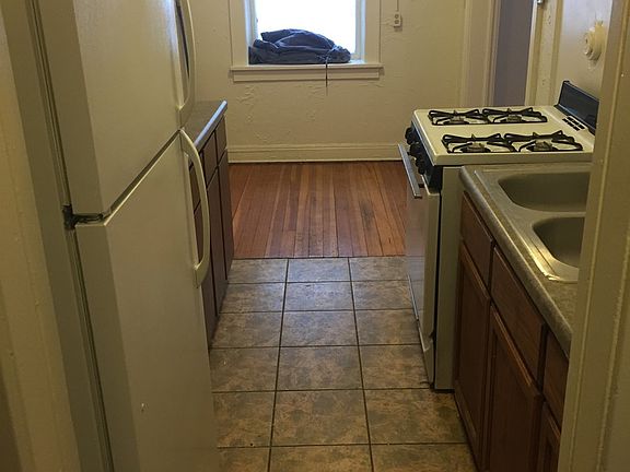 4th image of 2212 Girard Ave S #A