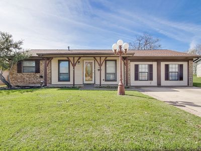 512 Kemper Ave, Crowley, TX, 76036