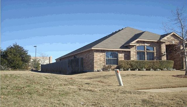 2nd image of 910 Southwestern Dr