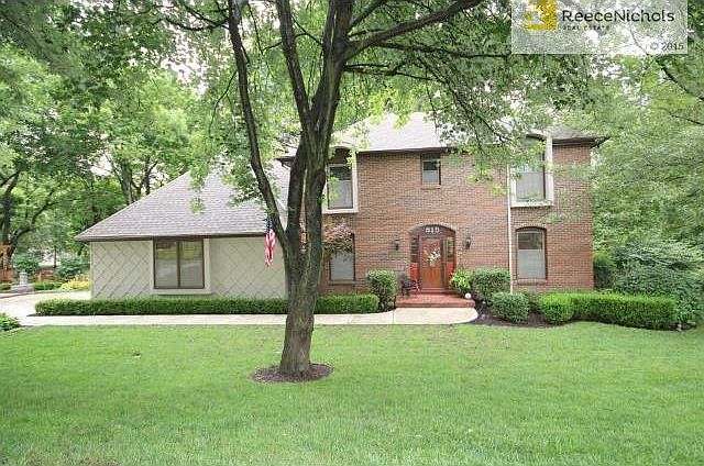 1st image of 815 Blueberry Ln