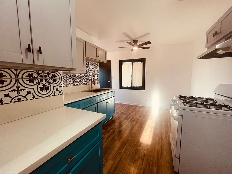 5304 Union Pacific Ave — Photo 8