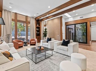 17424 Cumpston St, Encino, CA 91316