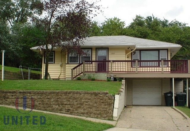 1st image of 1709 Villa Ave