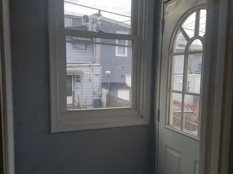 1114 Birch St — Photo 4