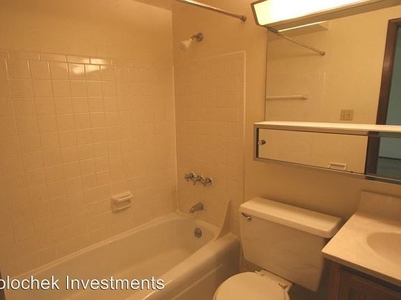 4th image of 2637 N Frederick Ave APT 304