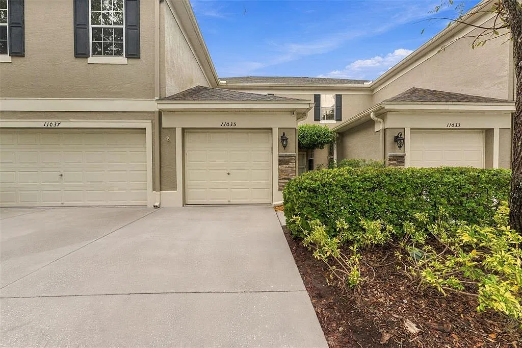 2 bed, 1.5 bath, 1272 sqft, $2,150 — Photo 3