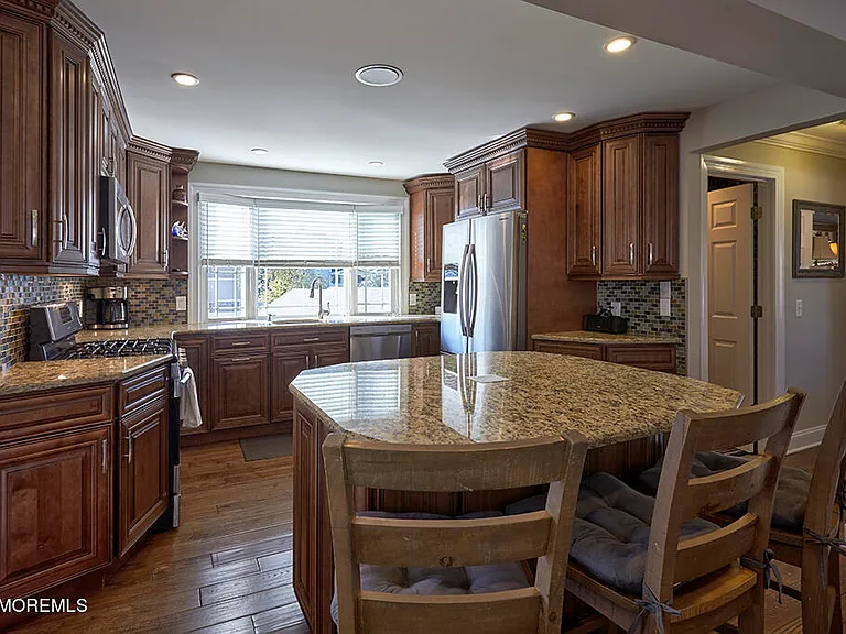 304 Arnold Ave — Photo 18