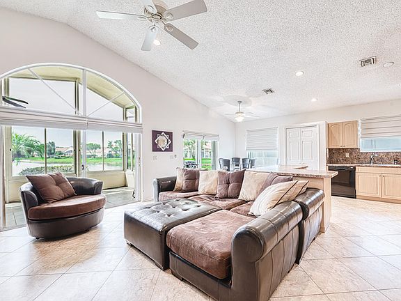 4th image of 9764 Lemonwood Way
