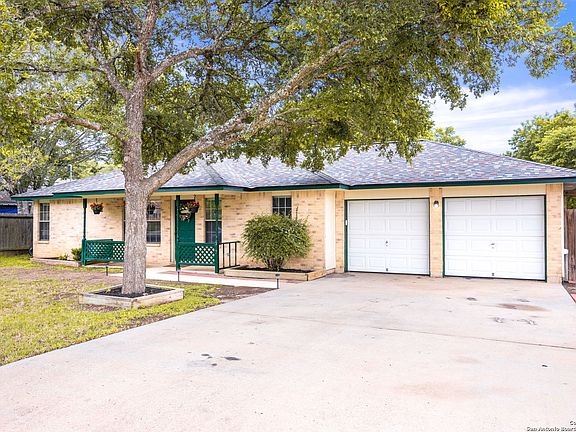 3rd image of 307 Deer Creek Dr