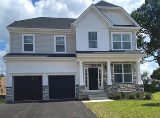 39 Misty Meadow Ln, Hamilton, NJ 08619