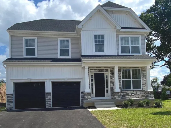 39 Misty Meadow Ln, Hamilton, NJ 08619