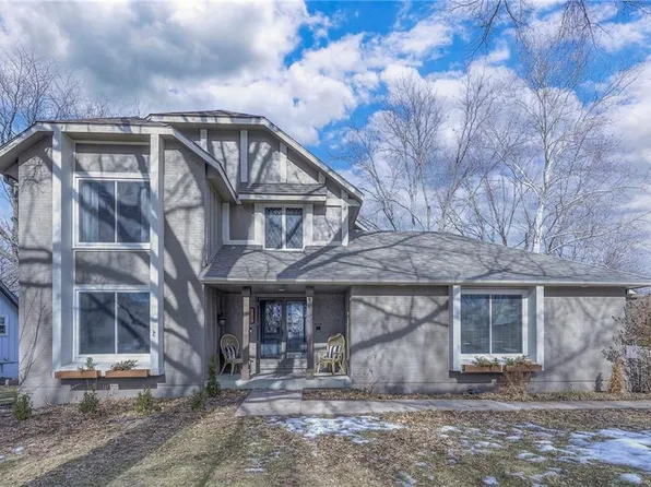 2500 W 121st St, Leawood, KS 66209