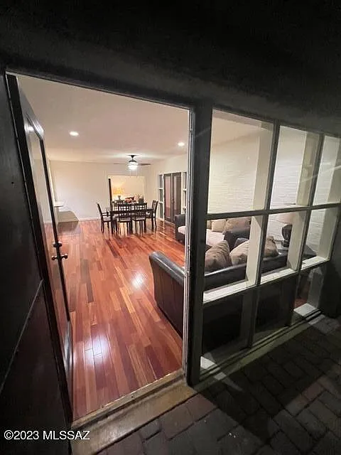 3 bed, 2.0 bath, 1583 sqft, $2,999 — Photo 2