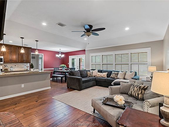 5th image of 8102 Bunker Hill Ct