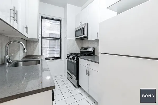 Rented by Bond New York | media 6