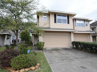 222 Drake Run Ln, Dickinson, TX 77539