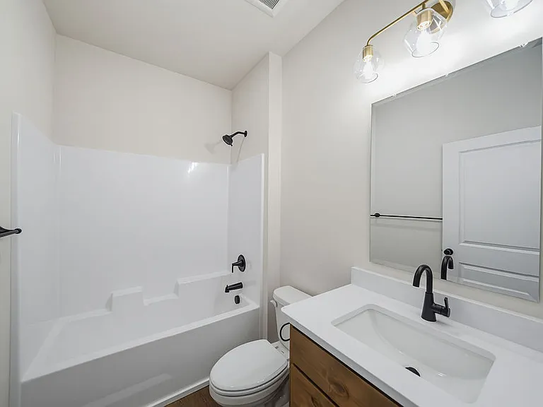 435 E River Ln — Photo 26