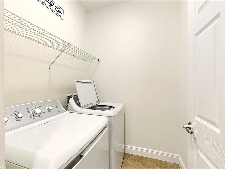 2080 Wellington St — Photo 19