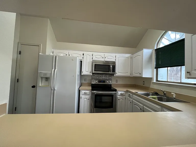 812 Cornfield Dr — Photo 14