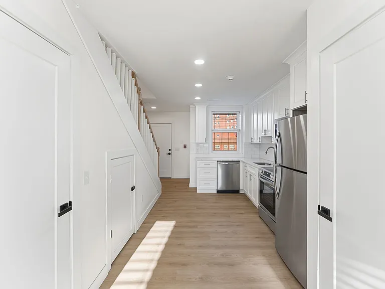 210 Weeden St #9 — Photo 9