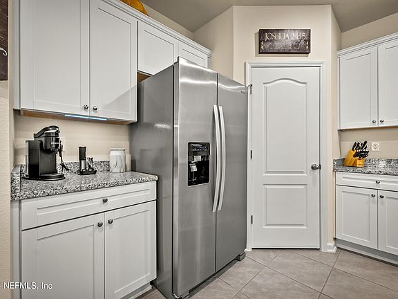 5th image of 230 PASADENA Drive