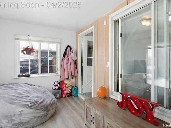5th image of 5829 Princess St