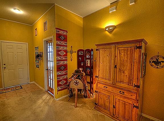 2nd image of 306 Dartmoor Dr