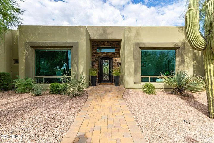 Excellent location and neighborhood! — Photo 2