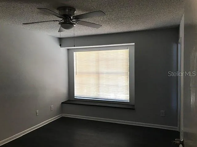 11141 Essex Ridge Ct — Photo 12