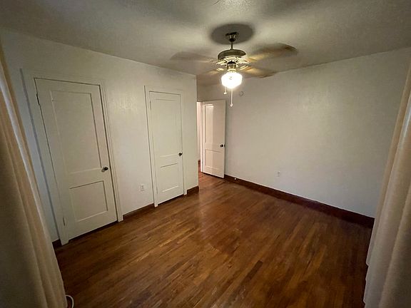 5th image of 2731 Center Ave