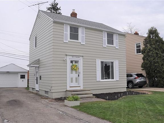 2nd image of 1541 Woodrow Ave