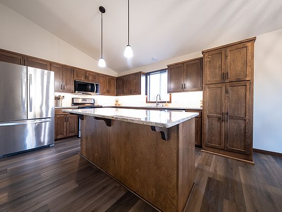 3rd image of 13901 Martin St NW