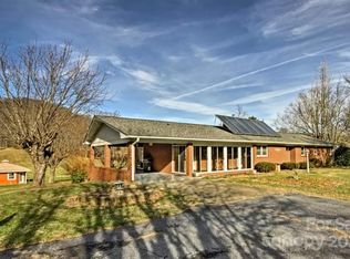 2557 Stamey Cove Rd, Waynesville, NC 28786