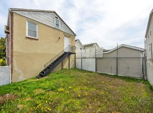 826 7th St, Secaucus, NJ 07094