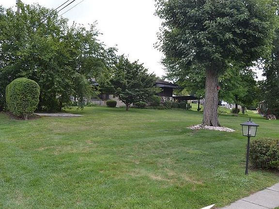 4th image of 327 Hacke Ln