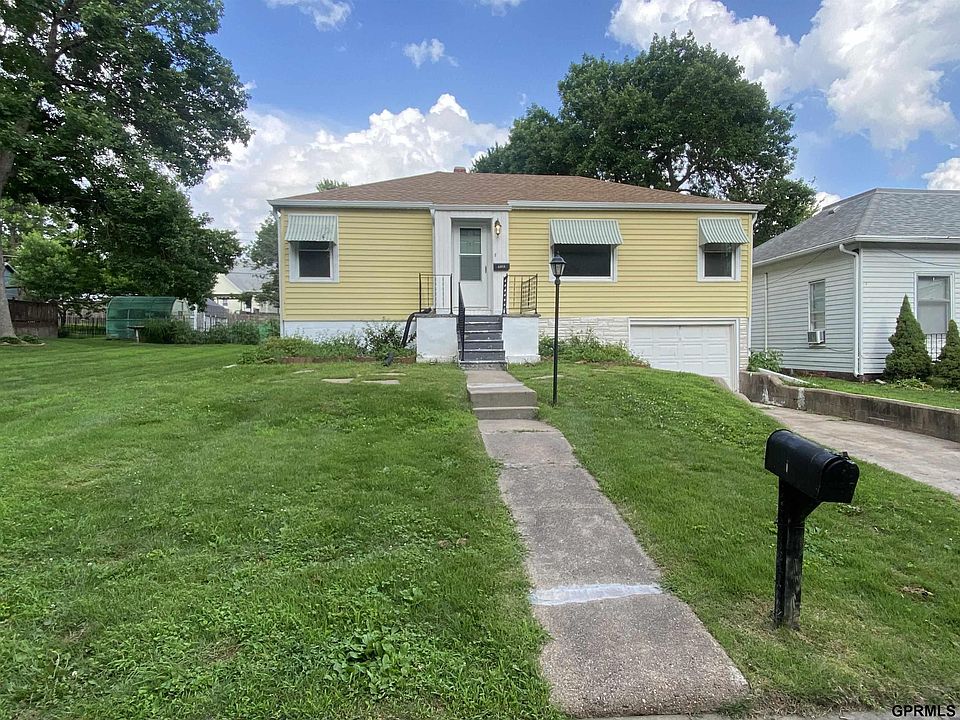 1st image of 2212 Crook St