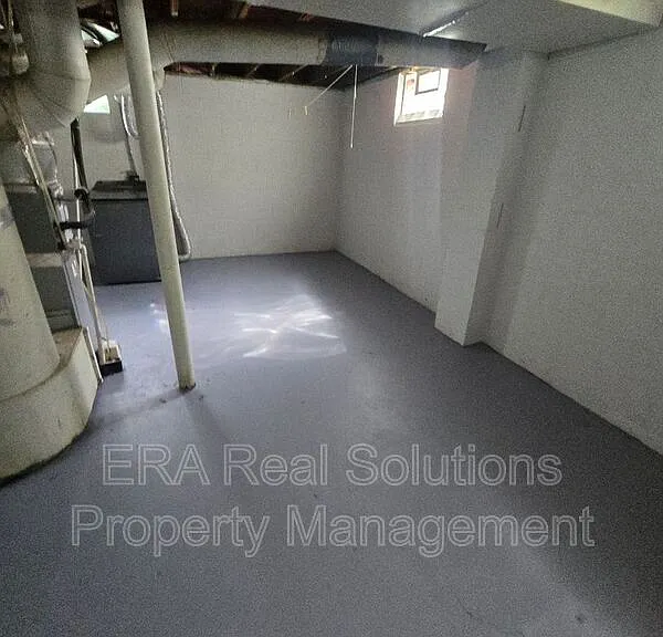 2065 W Mound St — Photo 9