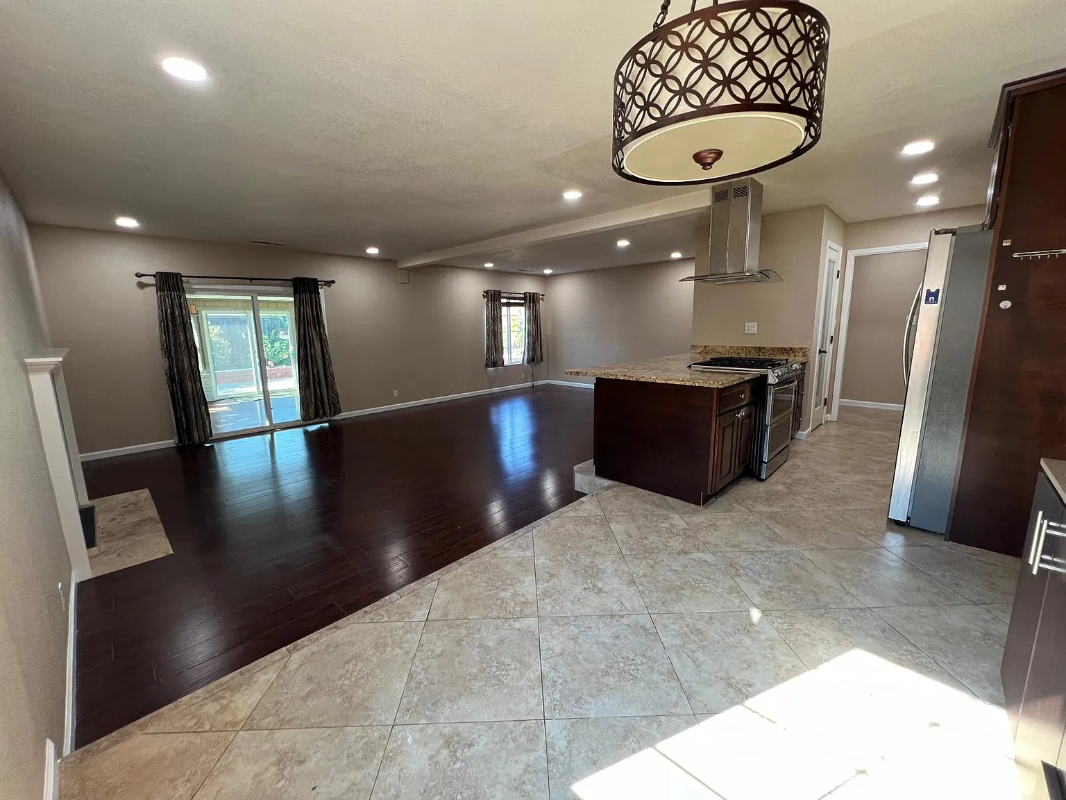 4 bed, 1566 sqft, $4,100 — Photo 4