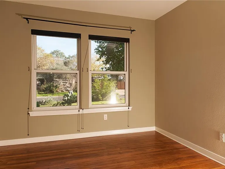 5700 Avenue F — Photo 31