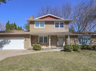 941 Wendy Rd, Waterloo, IA 50701