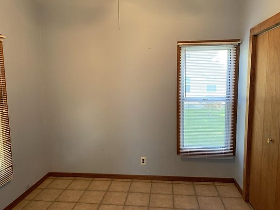 4th image of 716 N Lexington Ave
