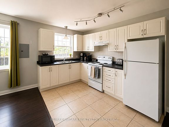 4th image of 143 Westchester Cres #5